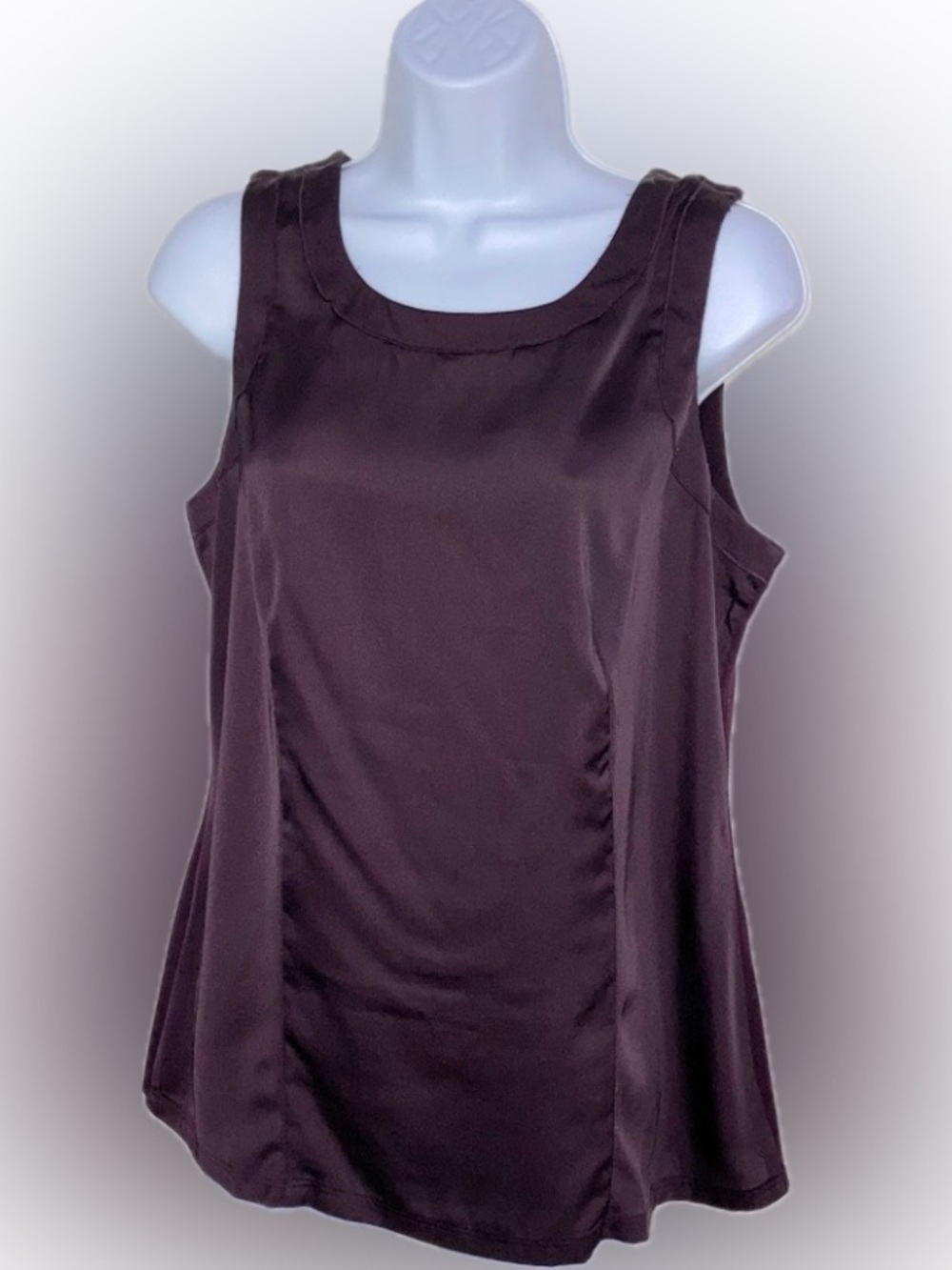 PERFECT layering piece for FALL😍 Ann Taylor Sleeveless Top - Medium